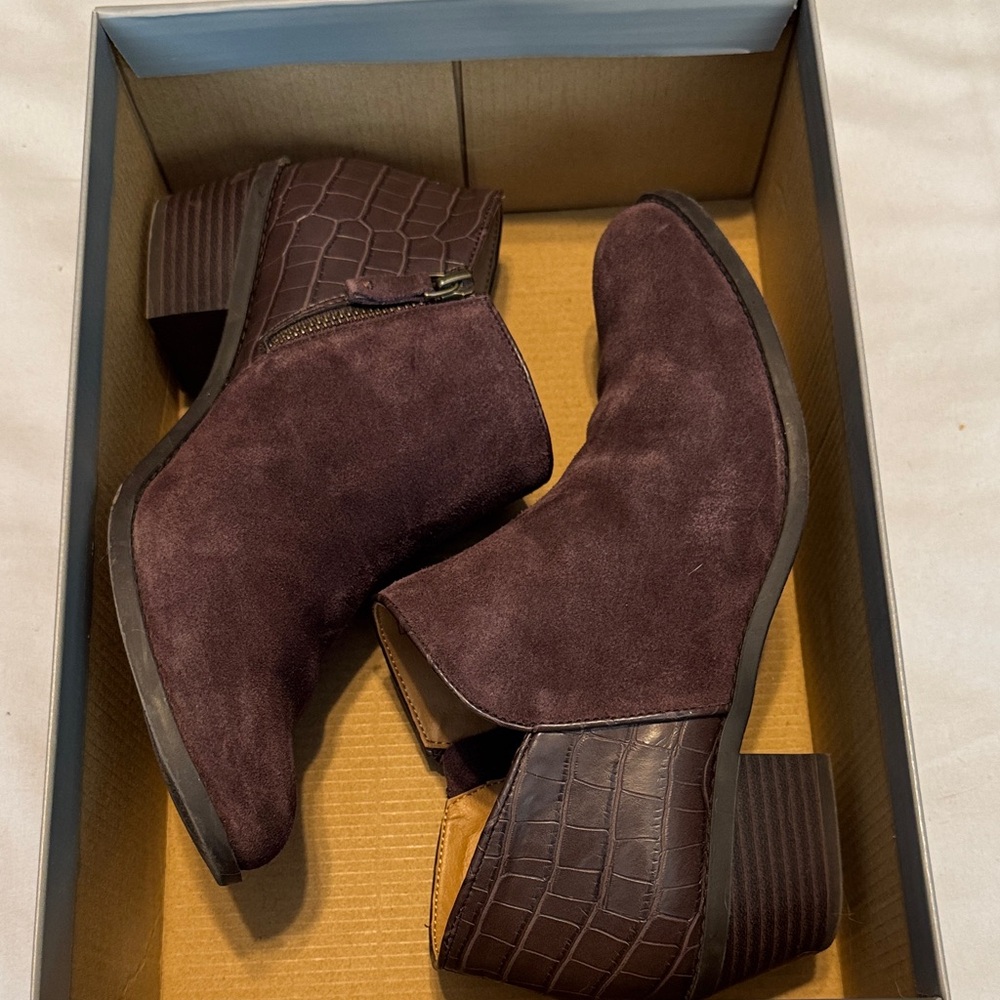 Vionic Dark Brown Ankle Booties